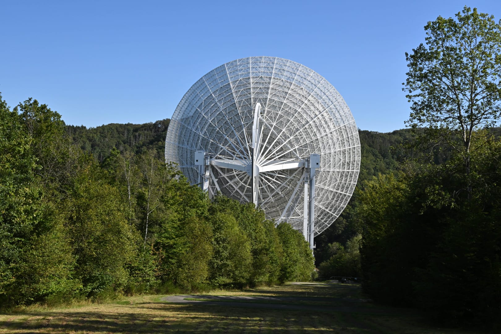 Exkursion zum Radioteleskop Effelsberg